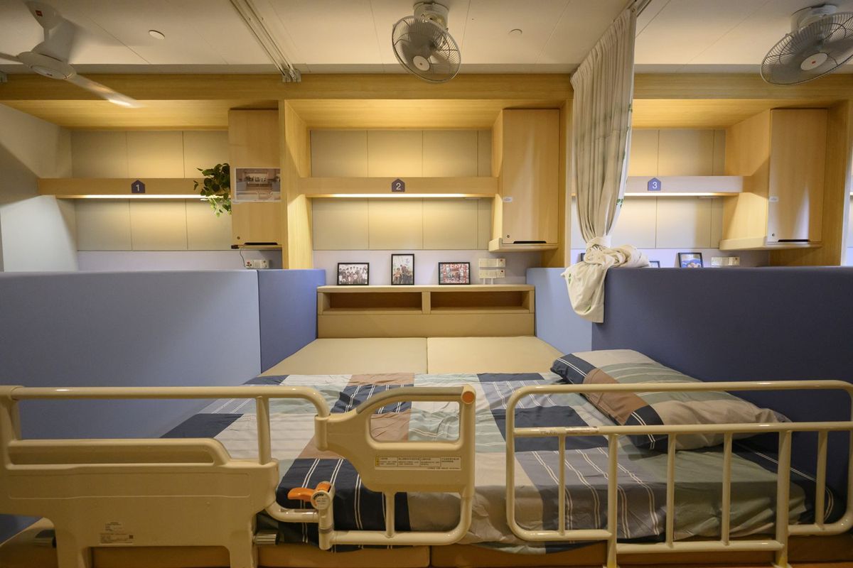 AWWA Home floor-based ward — bolster system